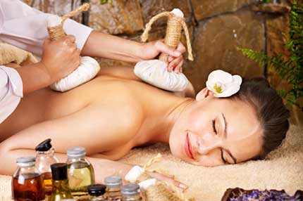 thai-kraeuter-stempel-massage
